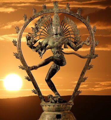 Tantra - Uma estátua de Nataraja, a dança Shiva.